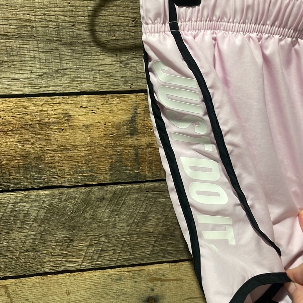 Light pink - Nike Tempo shorts - women"s SMALL - Picture 2 of 9
